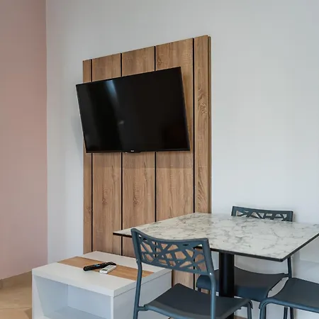 Glam Apartment *