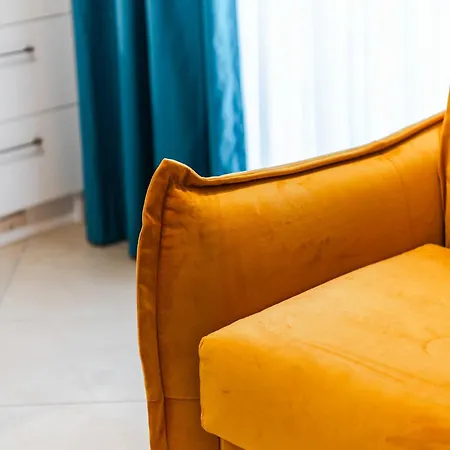 Apartment Glam